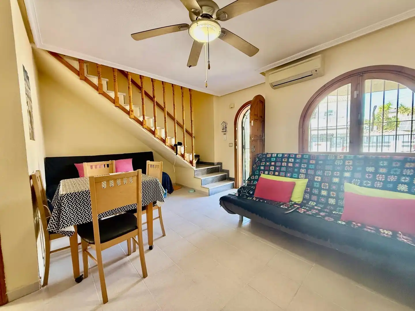 Sala de estar de Casa adosada en venta en San Pedro del Pinatar con Aire acondicionado, Jardín privado y Terraza