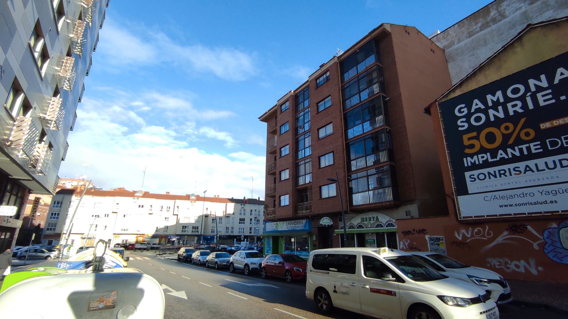Vista exterior de Pis en venda en Burgos Capital amb Calefacció, Parquet i Terrassa