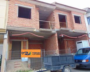 Exterior view of Single-family semi-detached for sale in Valdepeñas  with Terrace and Balcony