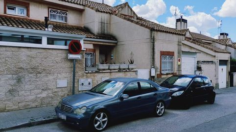 Foto 3 de Casa adosada en venta en Calle Oceano Pacifico, Las Lomas, Seseña