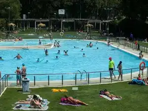 Piscina de Pis en venda en Burgos amb Calefacció, Terrassa i Traster