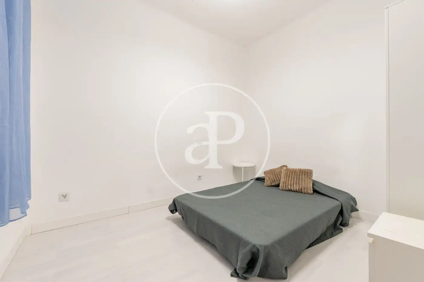Habitación de Piso en venta en Madrid con Calefacción y Amueblado
