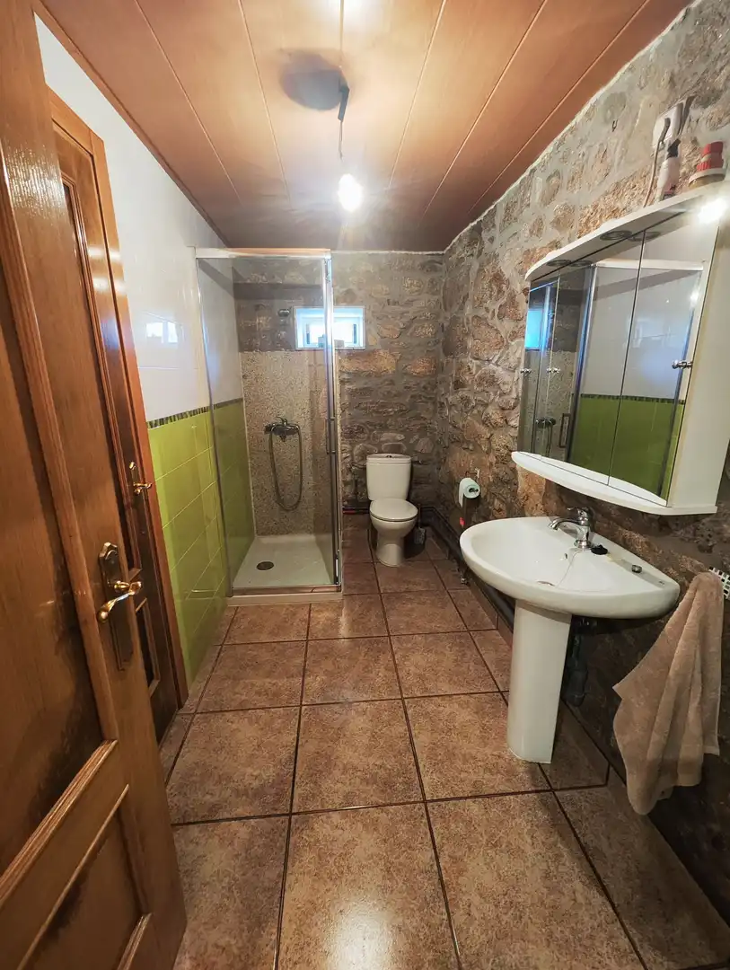 Bany de Casa o xalet en venda en Silleda amb Calefacció, Parquet i Traster