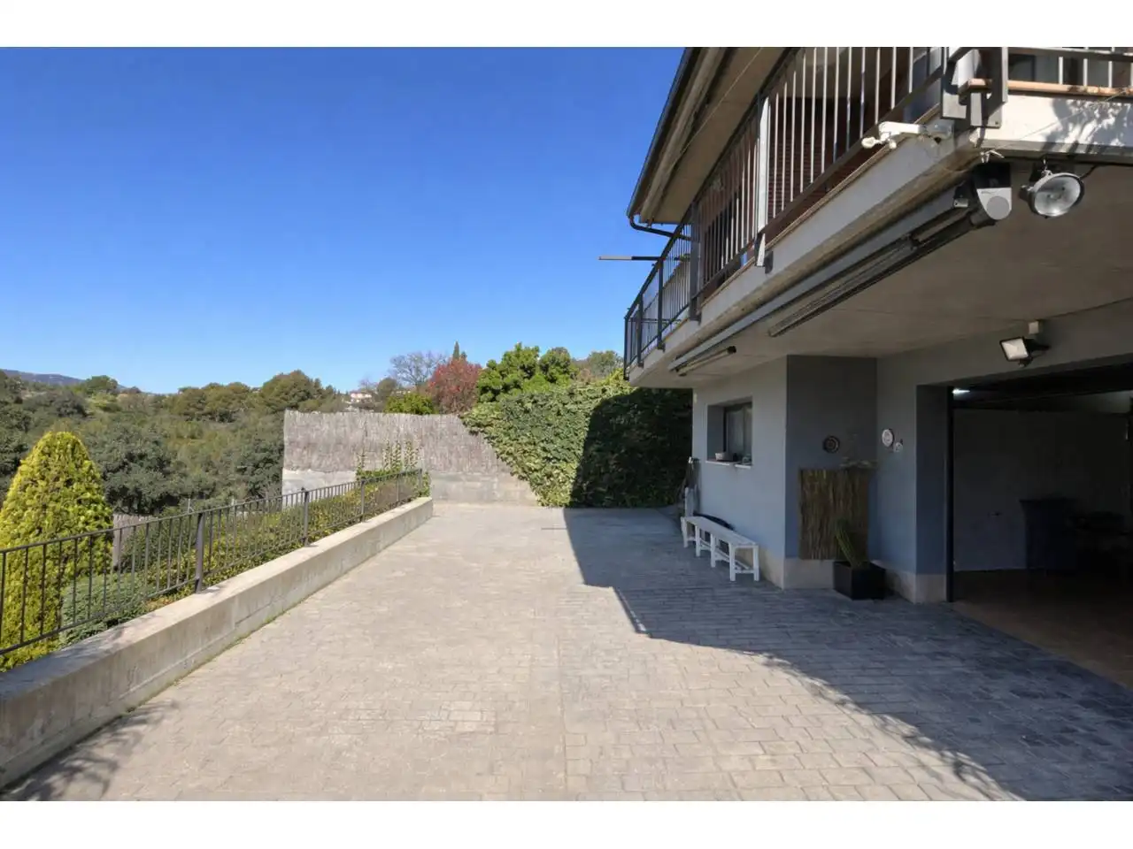 Vista exterior de Casa o xalet en venda en Caldes de Montbui amb Aire condicionat, Calefacció i Jardí privat