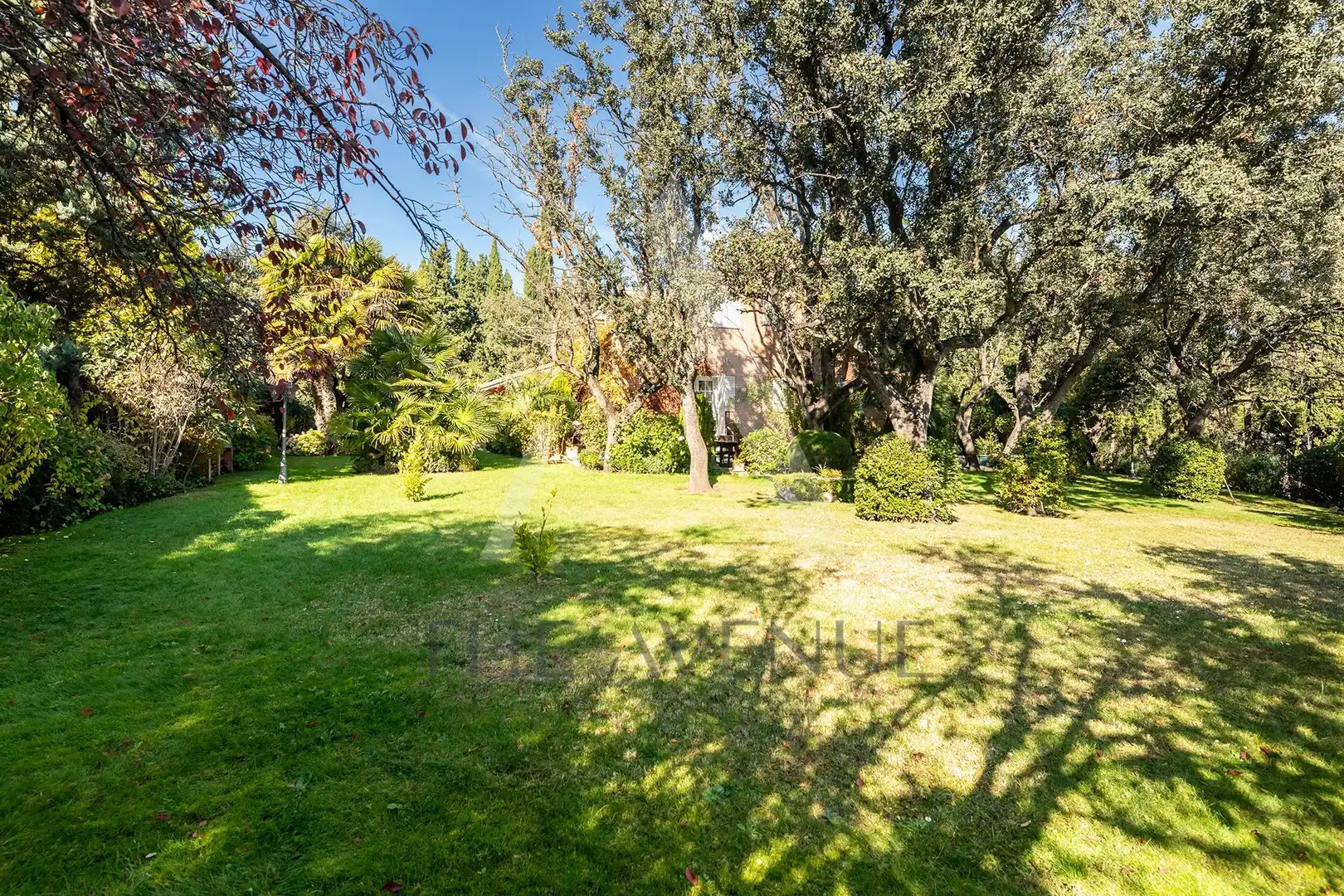 Jardí de Casa o xalet en venda en Las Rozas de Madrid amb Calefacció, Jardí privat i Parquet