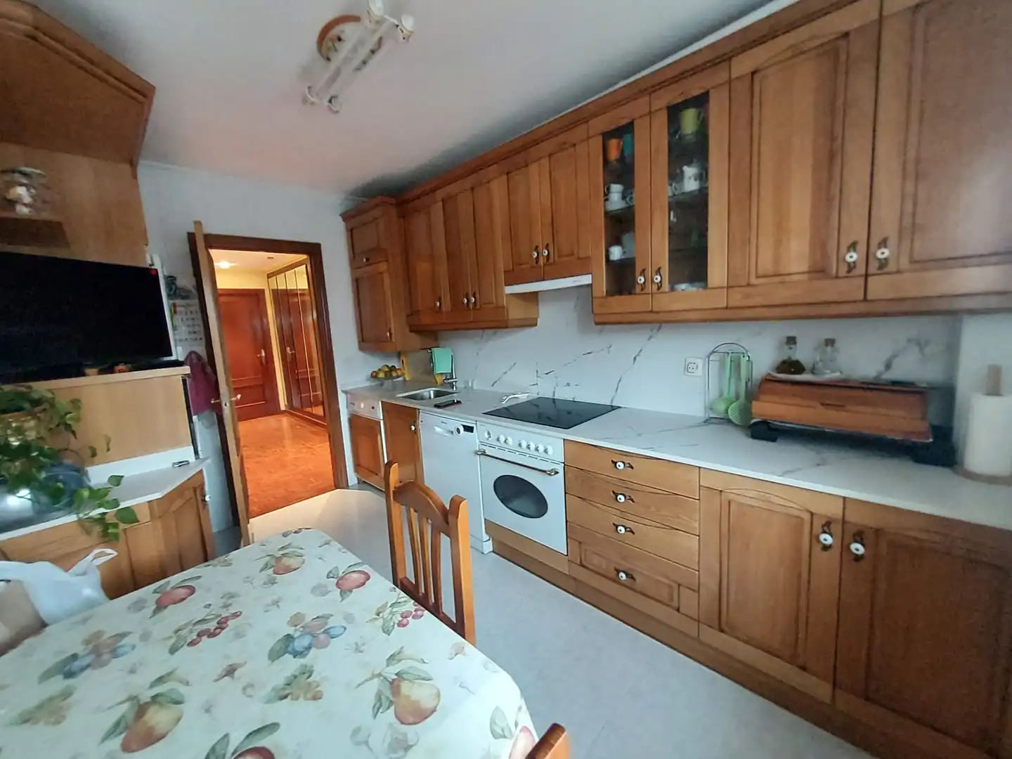 Cocina de Piso en venta en Burgos con Calefacción, Parquet y Trastero