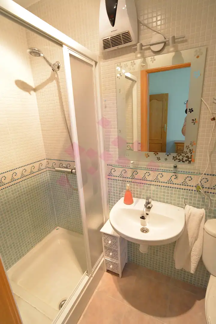 Bathroom of Houses for sale in Villarrubia de los Ojos  with Air Conditioner, Heating and Storage room