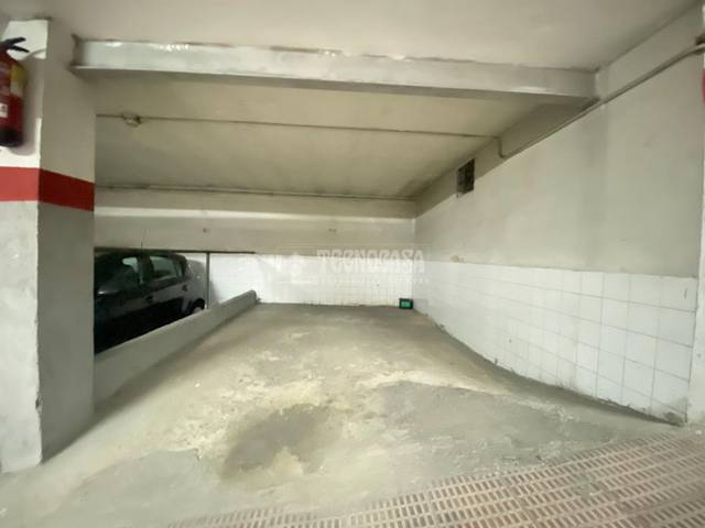 Garaje en Alquiler en N/A en Centro