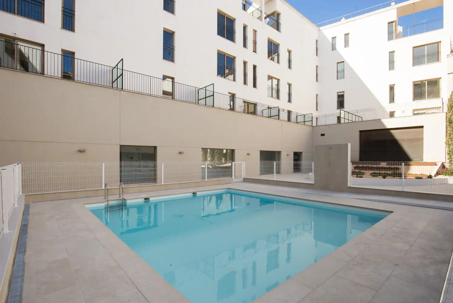Piscina de Piso de alquiler en Valencia con Aire acondicionado, Calefacción y Jardín privado