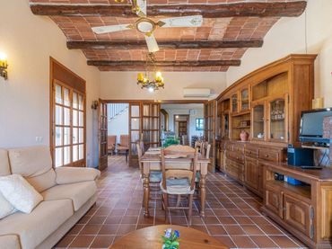 Casa con balcón en venta en EMPURIES