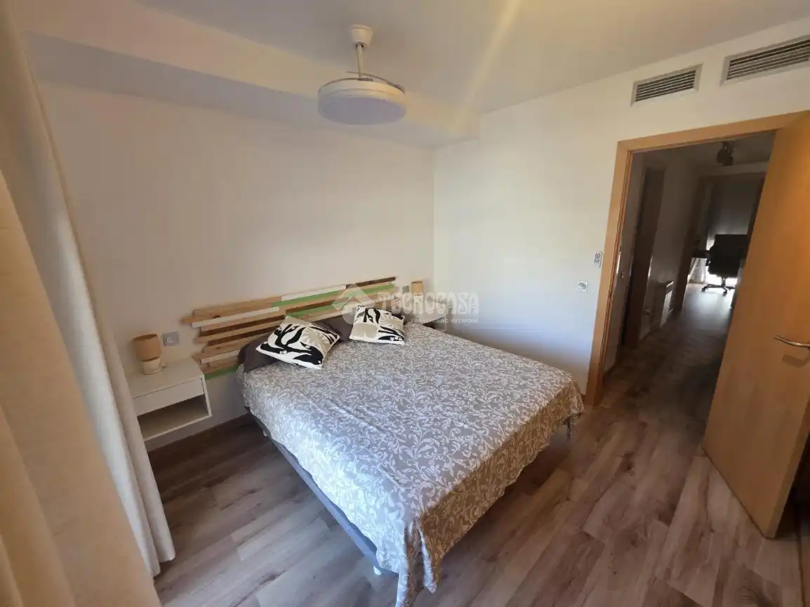 Bedroom of Flat for sale in Cadrete  with Air Conditioner, Heating and Terrace