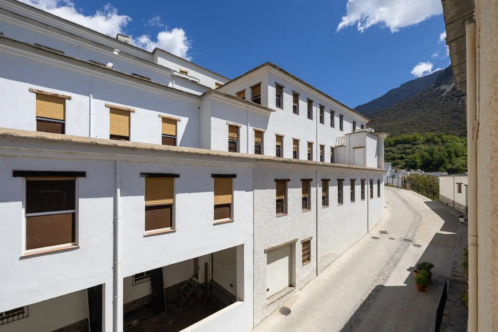 Außenansicht von Wohnung zum Verkauf in Trevélez mit Heizung, Terrasse und Möbliert