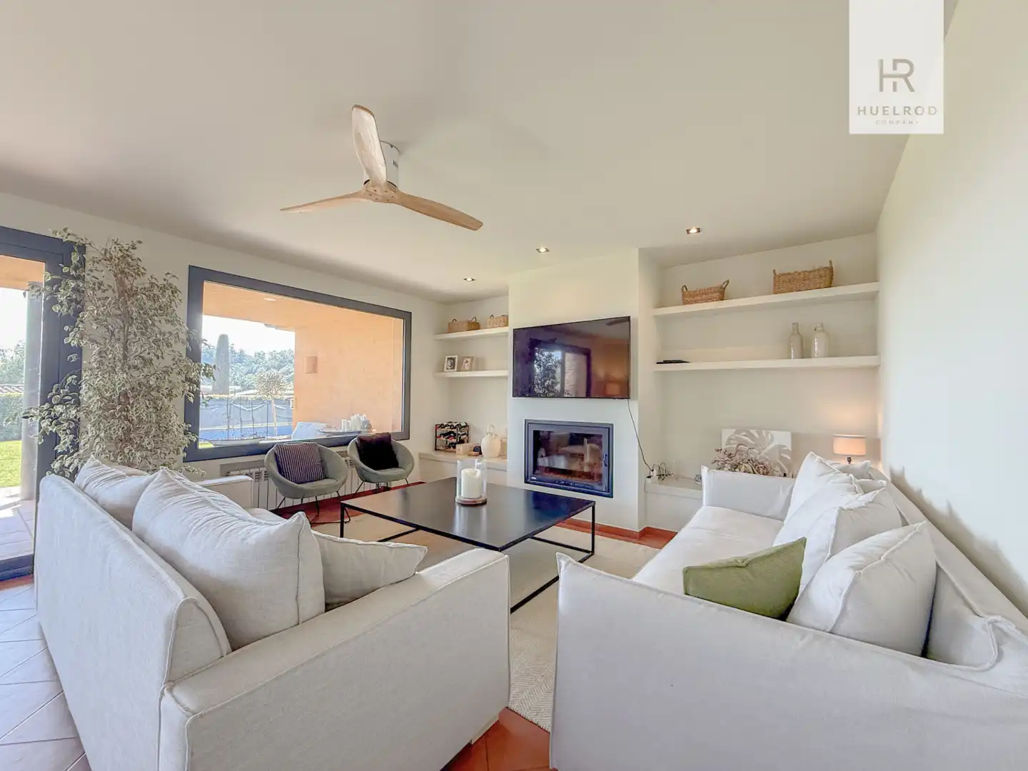 Living room of Houses for sale in Sant Vicenç de Montalt  with Air Conditioner, Heating and Private garden