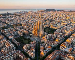 Vista exterior de Edifici en venda en  Barcelona Capital