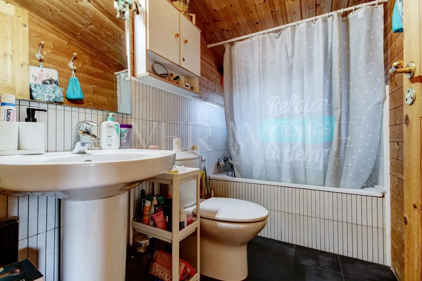 Bathroom of Houses for sale in Sant Boi de Llobregat  with Private garden, Parquet flooring and Terrace