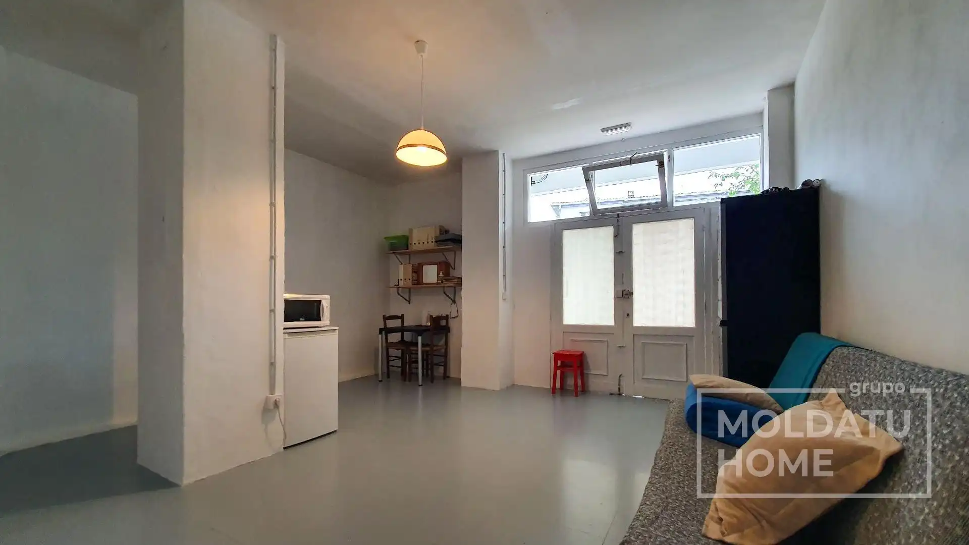 Vista exterior de Local en venta en Irun  con Aire acondicionado