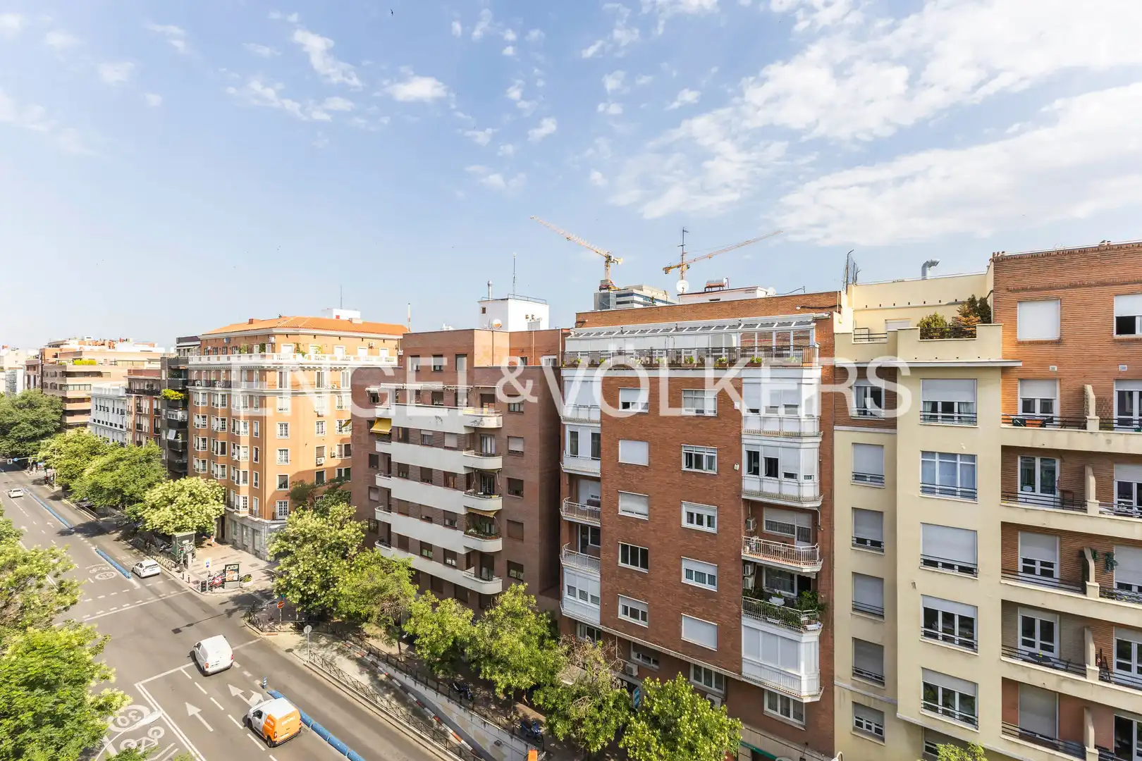 Flat with terrace to rent in Diego de León, imagen 16