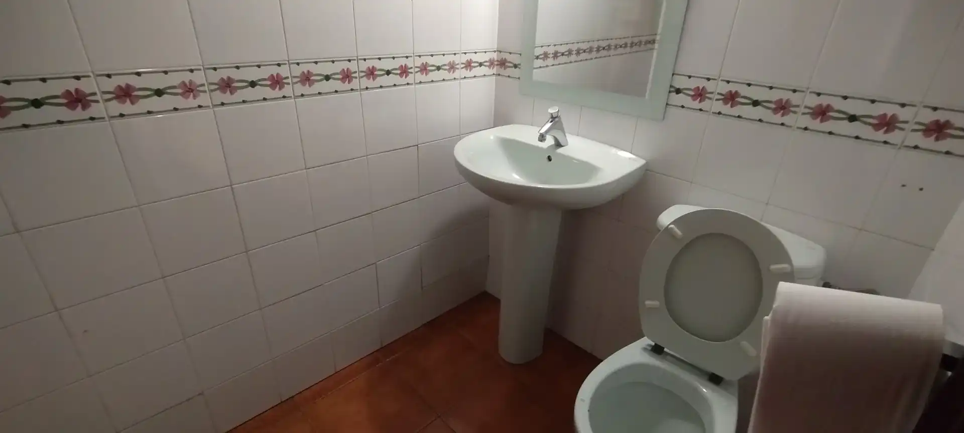 Baño de Local en venta en Narón con Parquet, Amueblado y Internet