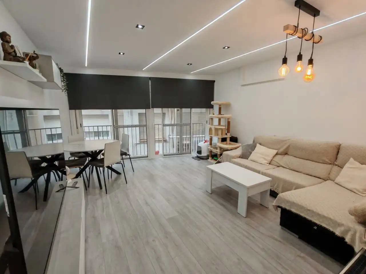 Living room of Flat for sale in Blanes  with Air Conditioner, Parquet flooring and Balcony