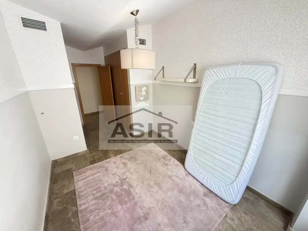 Dachboden zur Miete in Calle Albuixarres, Albuixarres