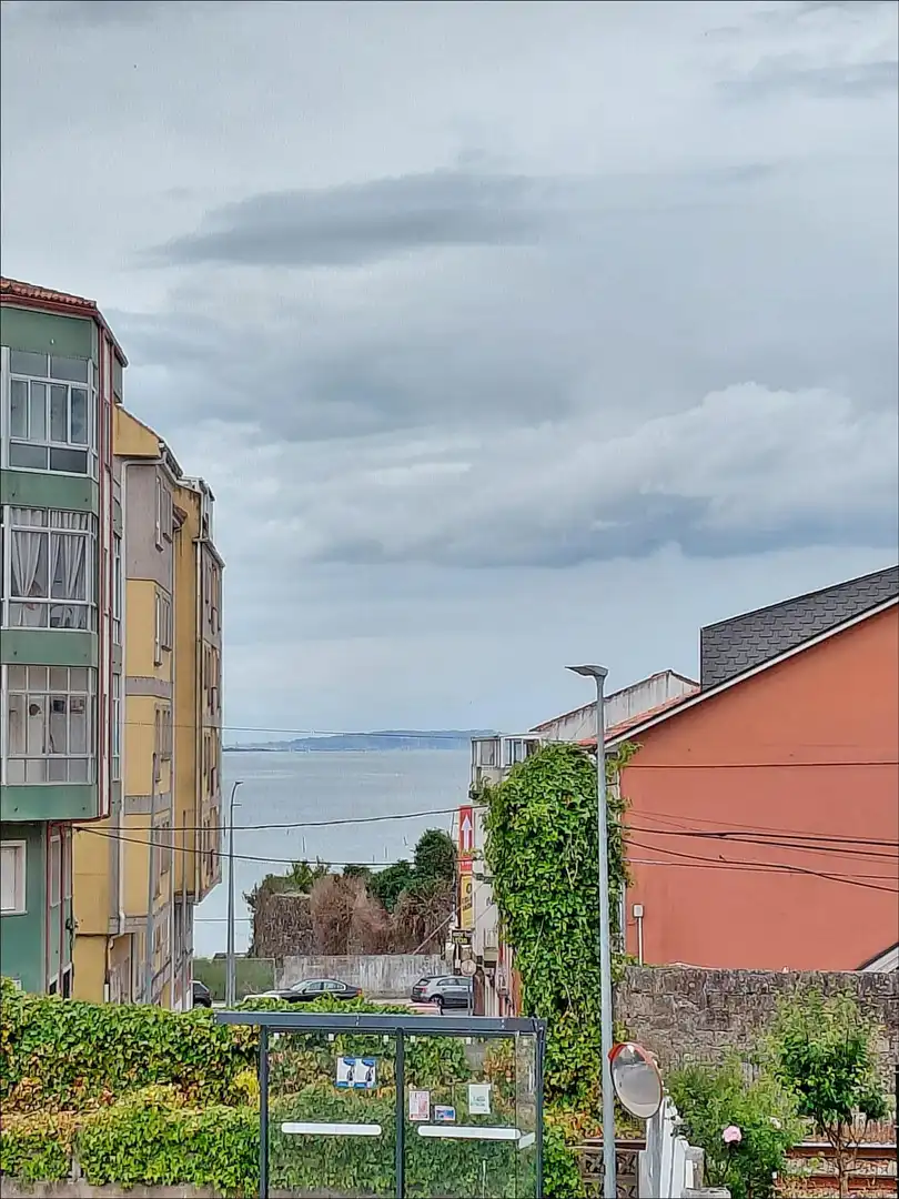 Vista exterior de Casa o xalet en venda en Vilagarcía de Arousa amb Calefacció, Terrassa i Traster