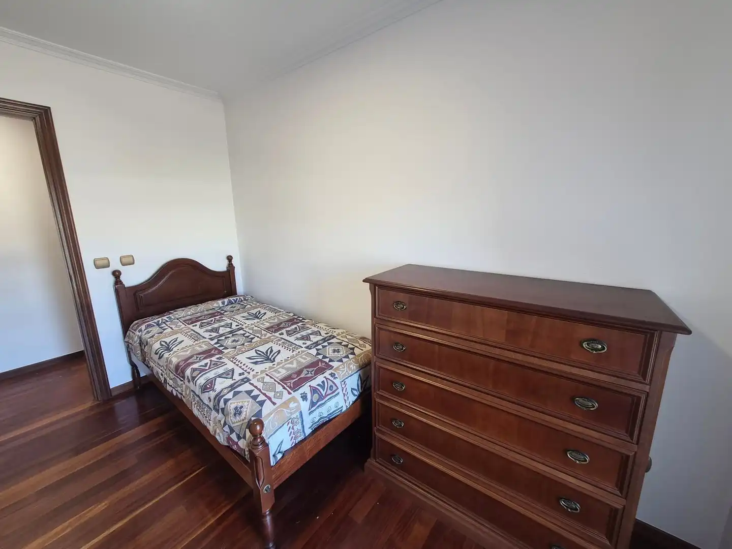 Habitación de Piso de alquiler en Santiago de Compostela  con Parquet y Trastero