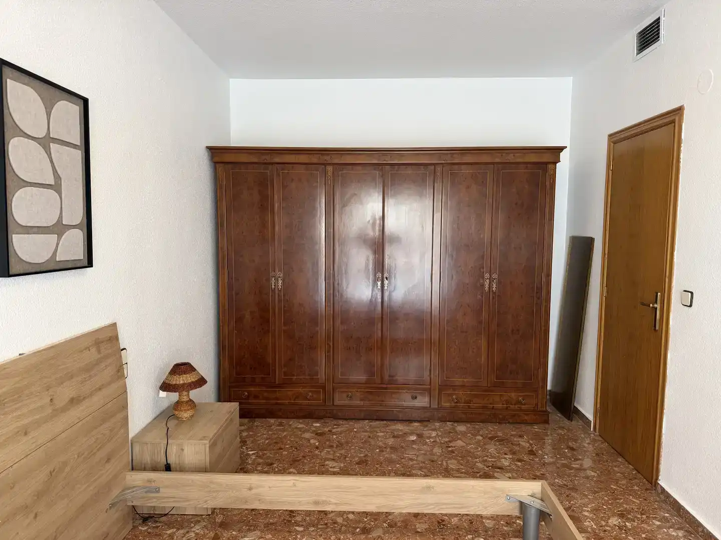 Dormitori de Pis de lloguer en  Murcia Capital amb Balcó