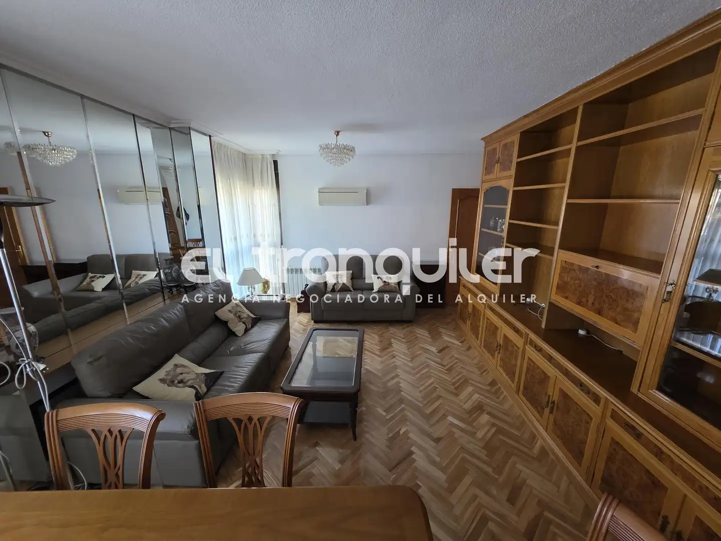 Sala d'estar de Pis de lloguer en Madrid amb Aire condicionat, Parquet i Piscina
