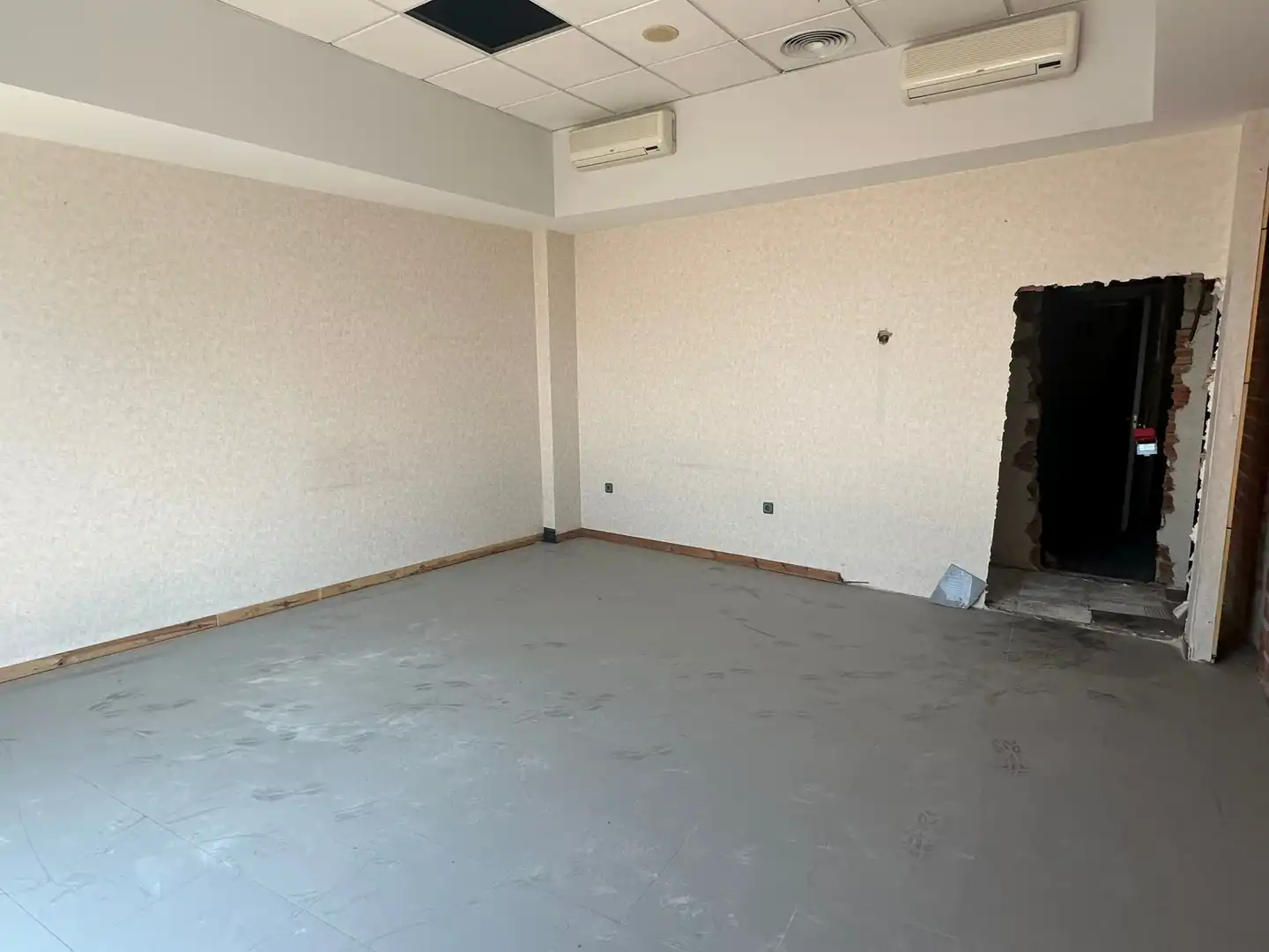 Business premises for sale in Ps Marina Española, Patio Paramo, imagen 5