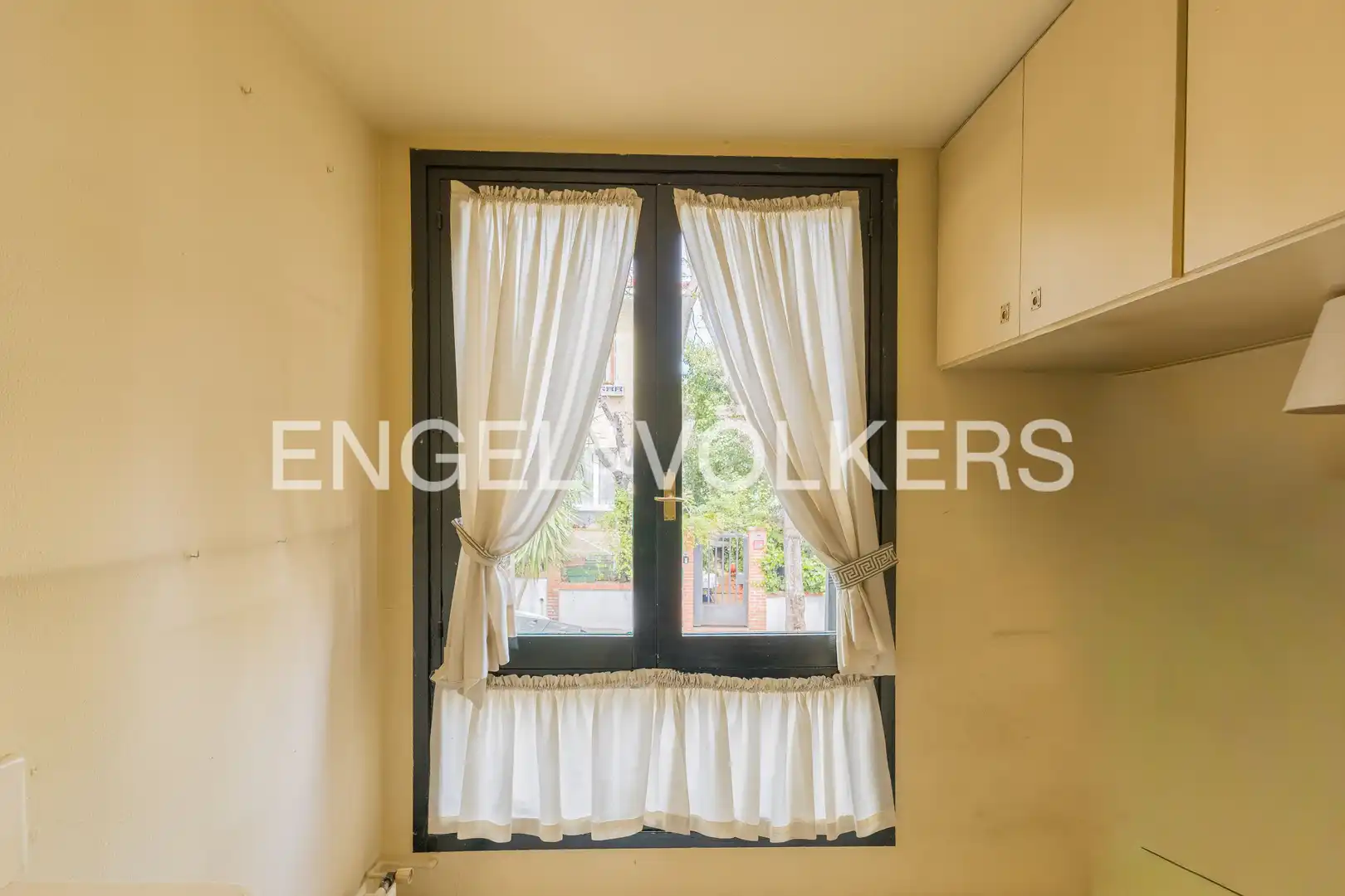 Balcony of Houses for sale in Madrid  with Air Conditioner, Heating and Private garden