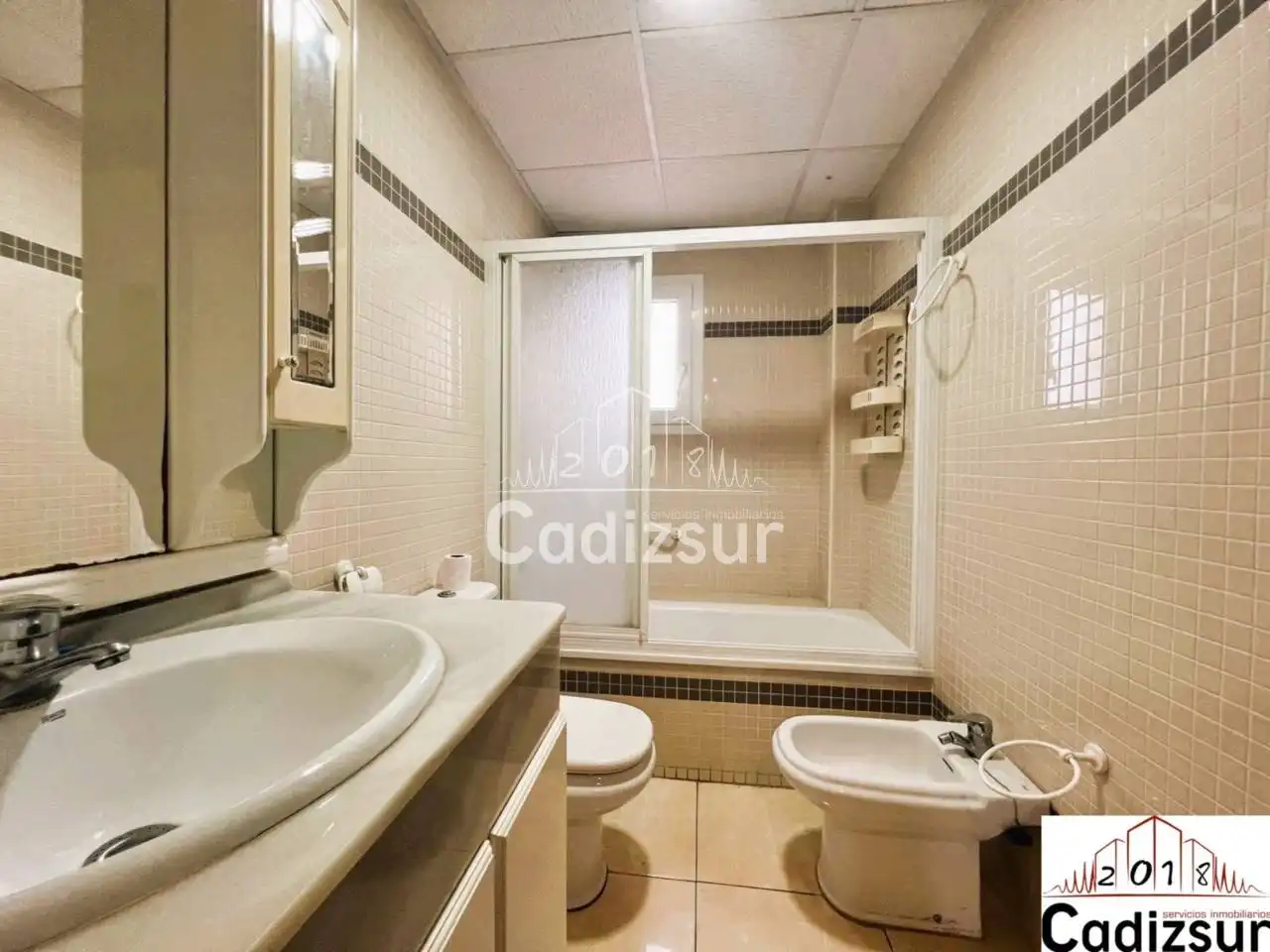 Baño de Piso en venta en Cádiz con Aire acondicionado y Balcón