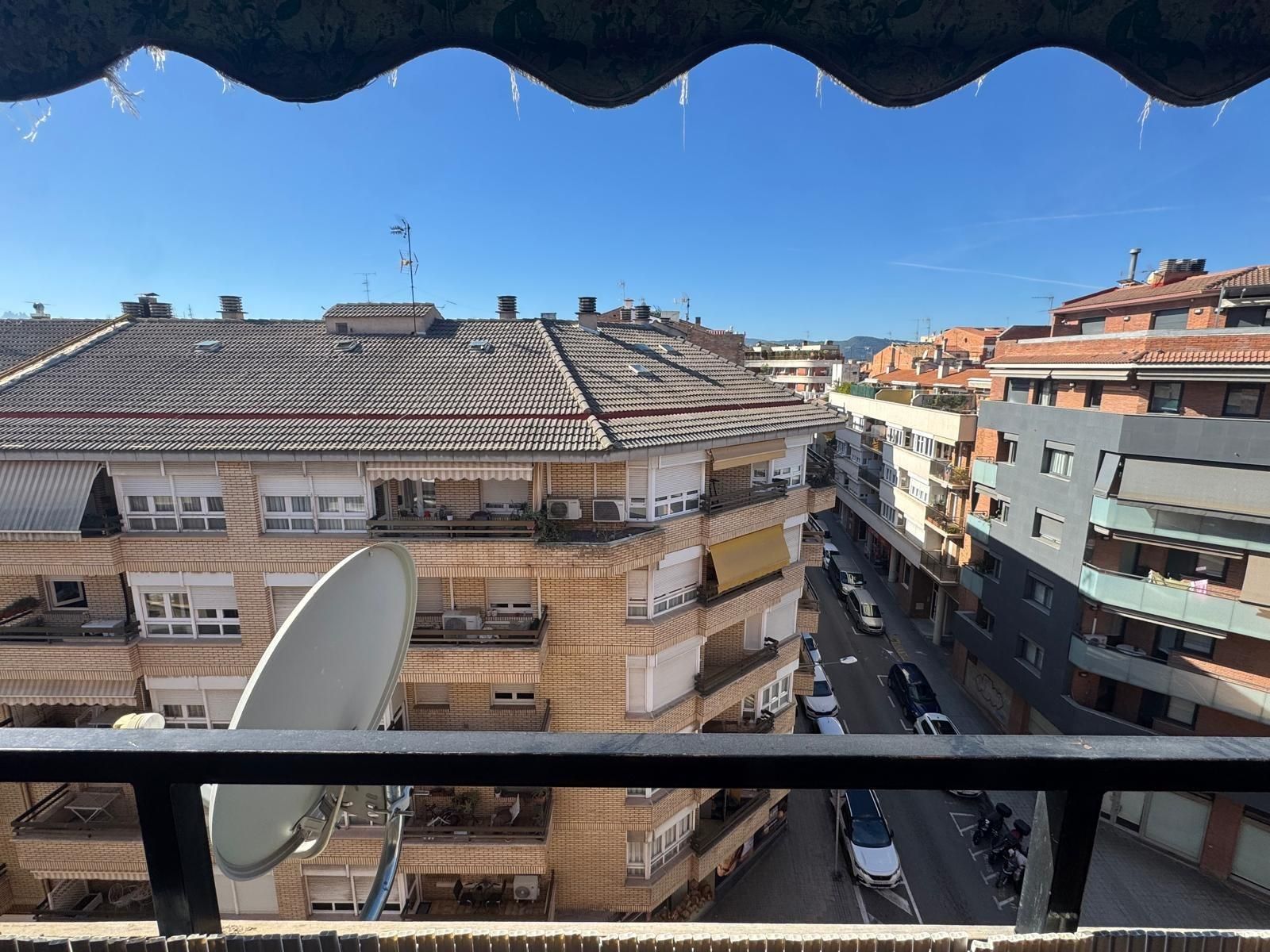 Vista exterior de Pis en venda en Manresa amb Aire condicionat, Traster i Balcó