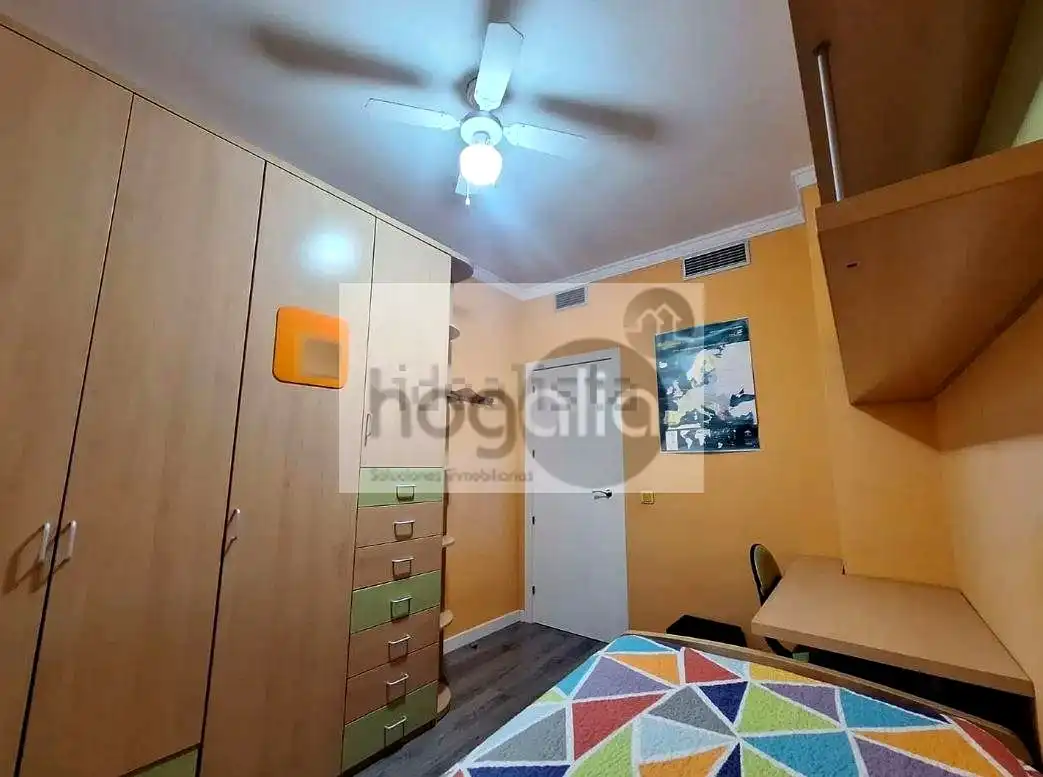 Bedroom of Flat for rent in Sevilla  with Air Conditioner, Furnished and Community pool