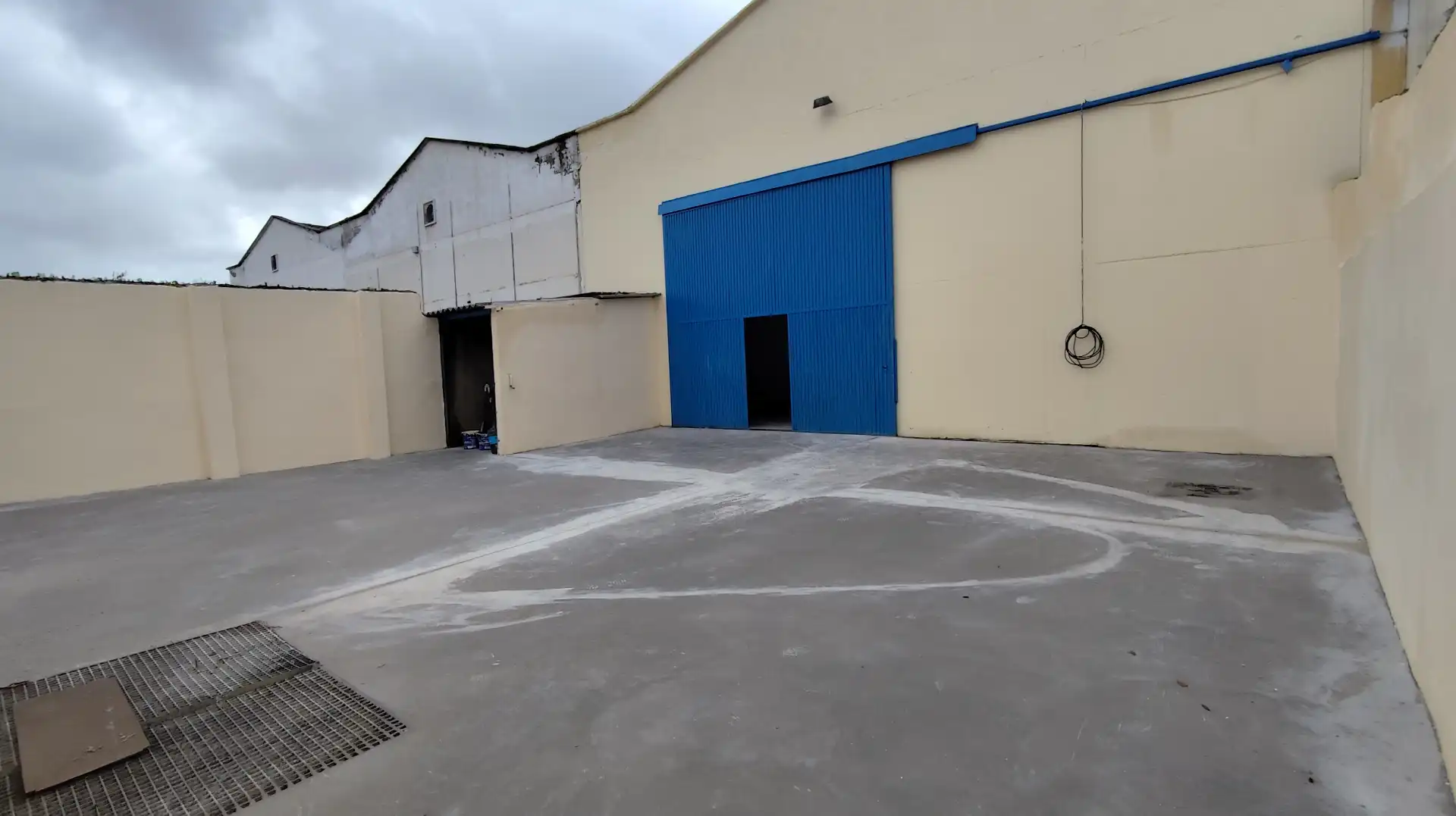 Vista exterior de Nave industrial en venta en Cobeña