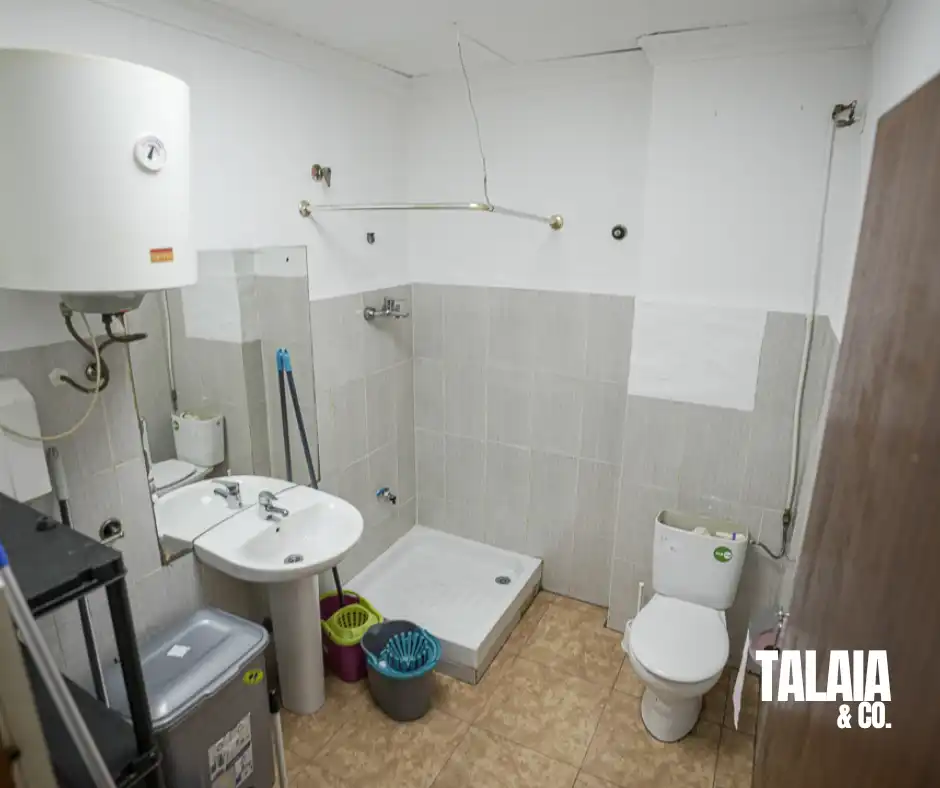 Business premises for sale in Carrer Beniparrell, imagen 2