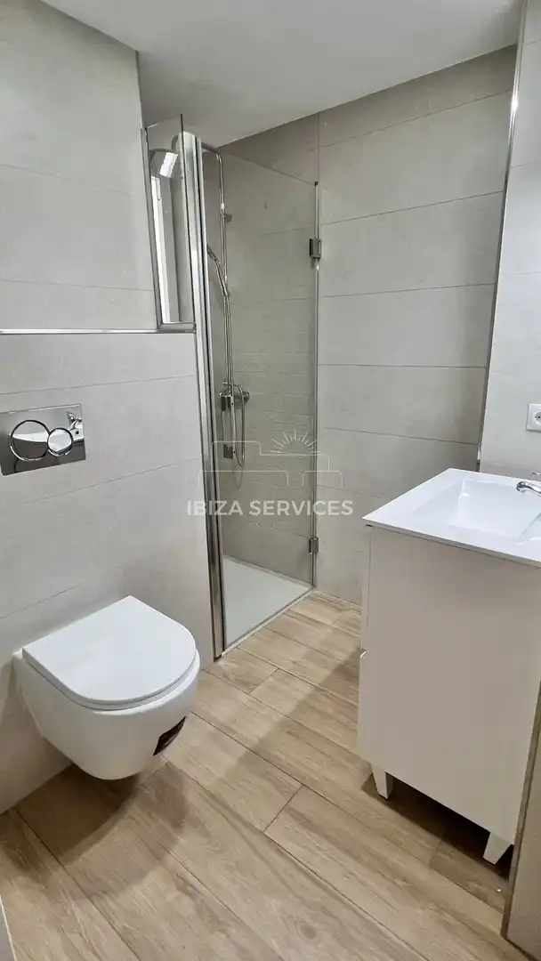 Bathroom of Flat for sale in Eivissa  with Air Conditioner, Private garden and Swimming Pool