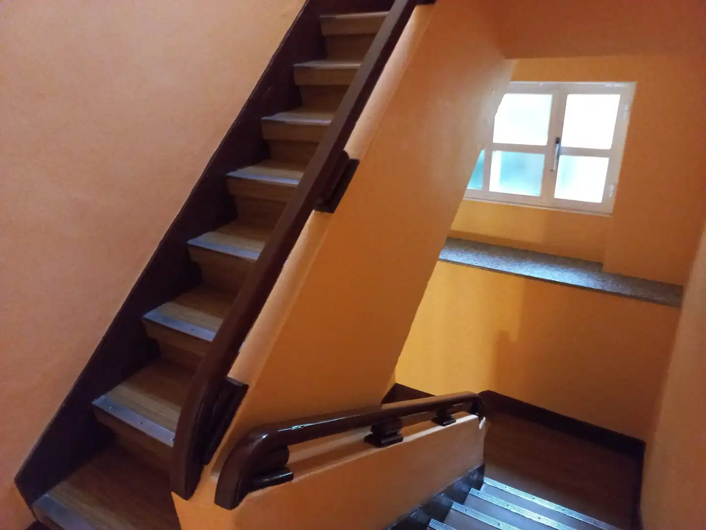 Casa adosada de alquiler en Santiago de Compostela  con Trastero, Amueblado y Horno