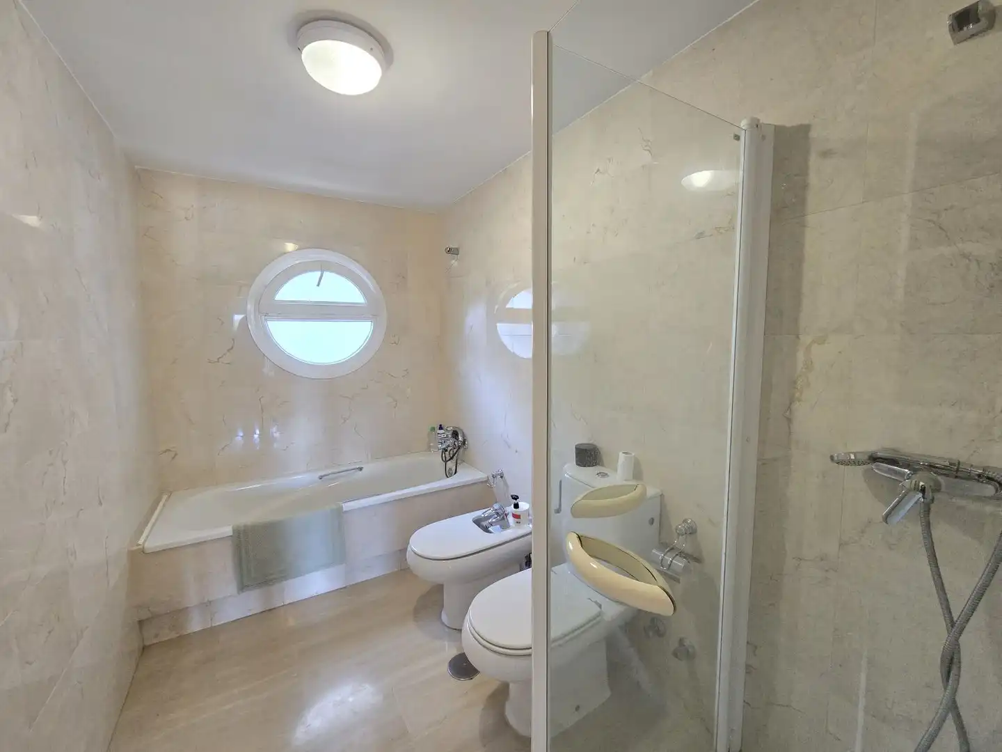Bathroom of Houses for sale in Málaga  with Air Conditioner, Private garden and Terrace