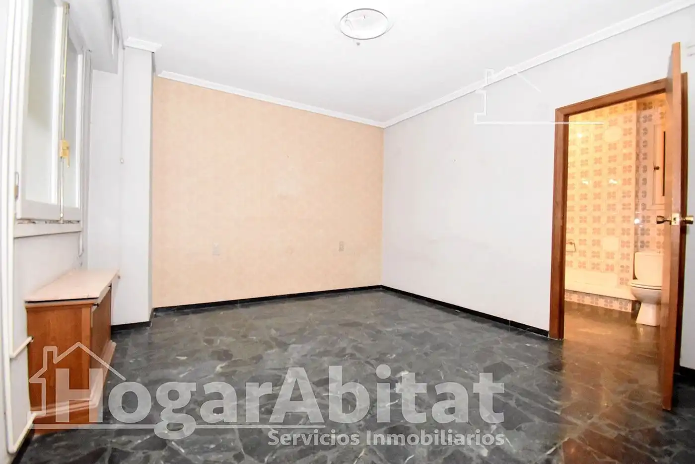 Habitación de Piso en venta en Castellón de la Plana / Castelló de la Plana con Calefacción y Balcón