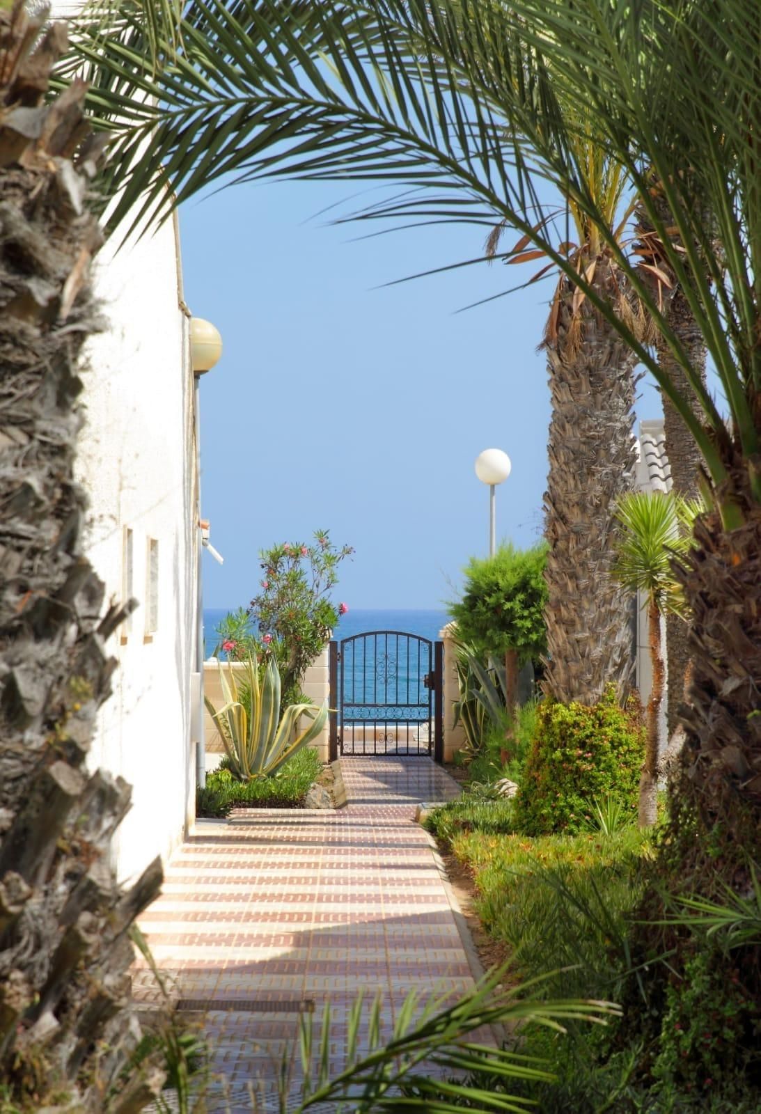 Exterior view of Flat for sale in Roquetas de Mar  with Terrace and Community pool