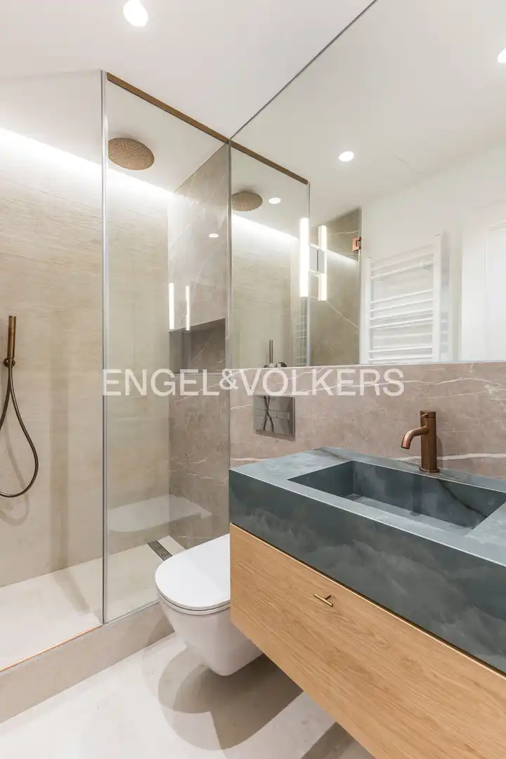 Bathroom of Flat for rent in Chamberí