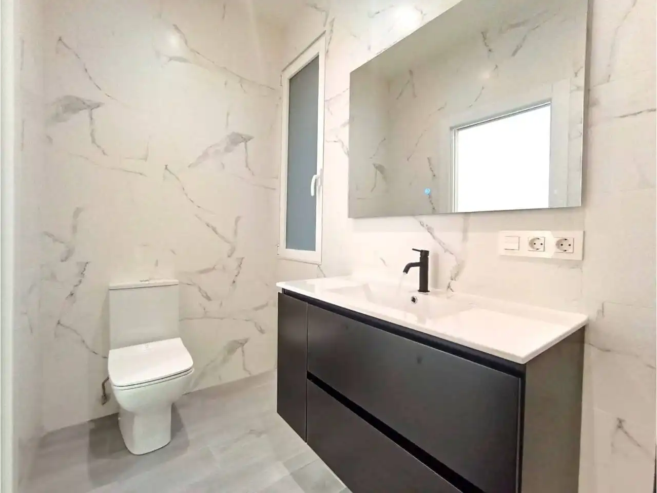 Baño de Piso en venta en Burgos con Calefacción, Amueblado y Alarma
