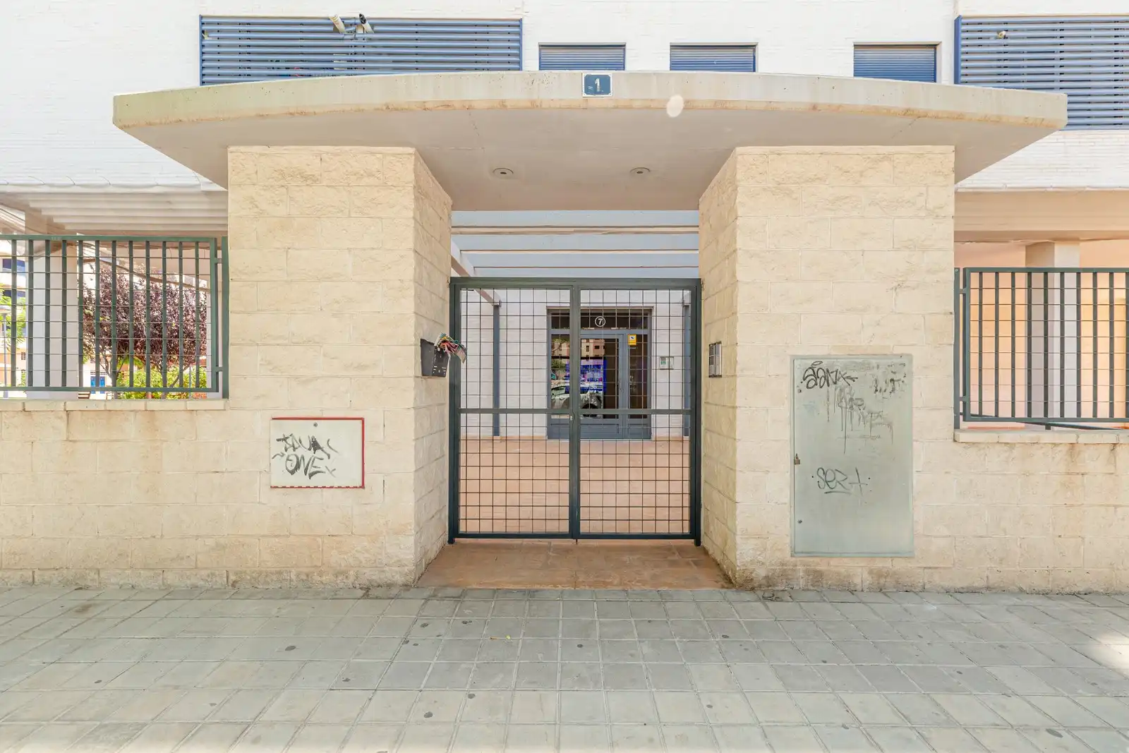 Piso en venta en Alicante / Alacant con Aire acondicionado, Terraza y Trastero