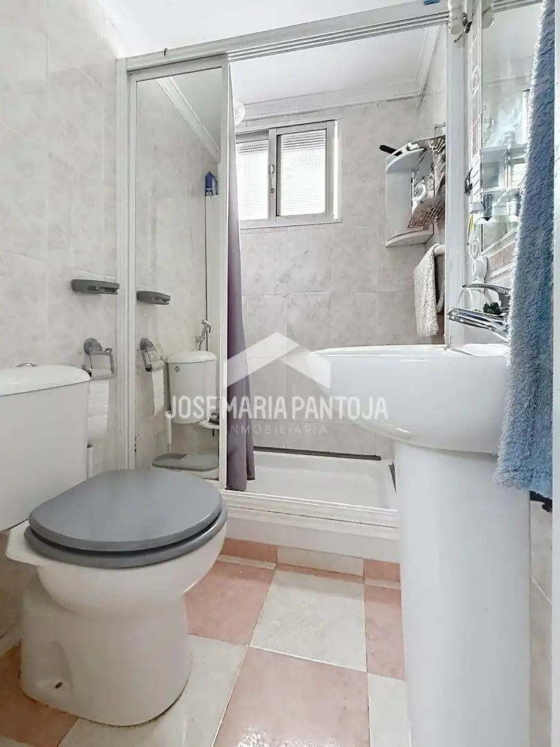Bathroom of Flat for sale in Jerez de la Frontera