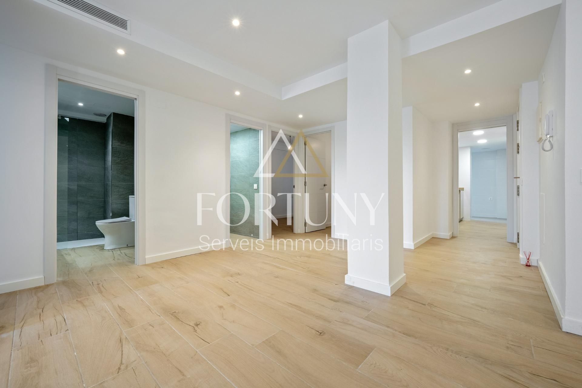 Flat for sale in Reus  with Air Conditioner, Private garden and Balcony