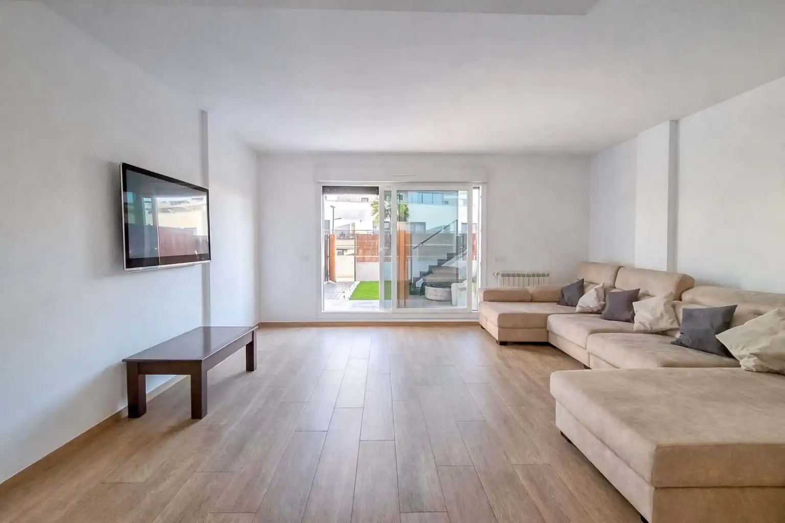 Sala de estar de Casa adosada en venta en Mutxamel con Aire acondicionado, Calefacción y Terraza