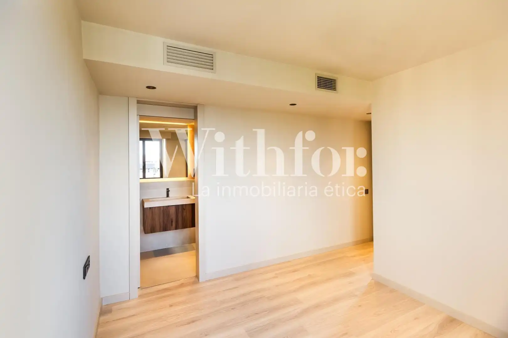 Habitación de Ático en venta en Barcelona con Calefacción, Terraza y Balcón