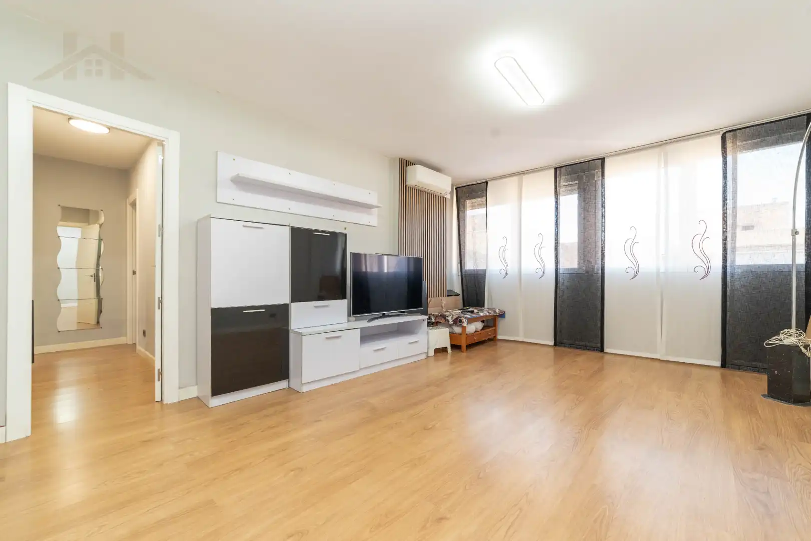 Living room of Flat for sale in Fuenlabrada  with Air Conditioner, Heating and Storage room