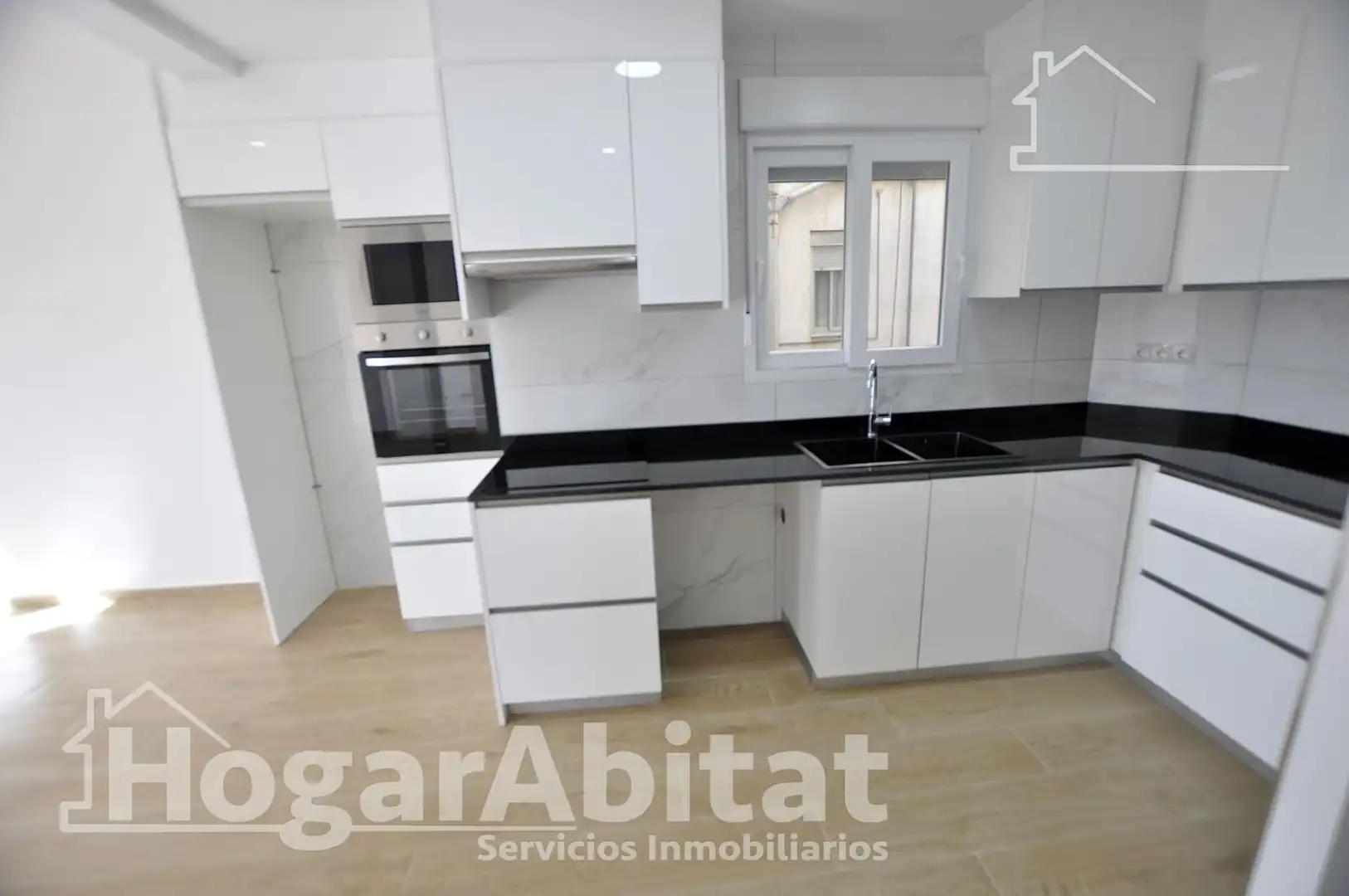 Kitchen of Flat for sale in Valencia  with Balcony