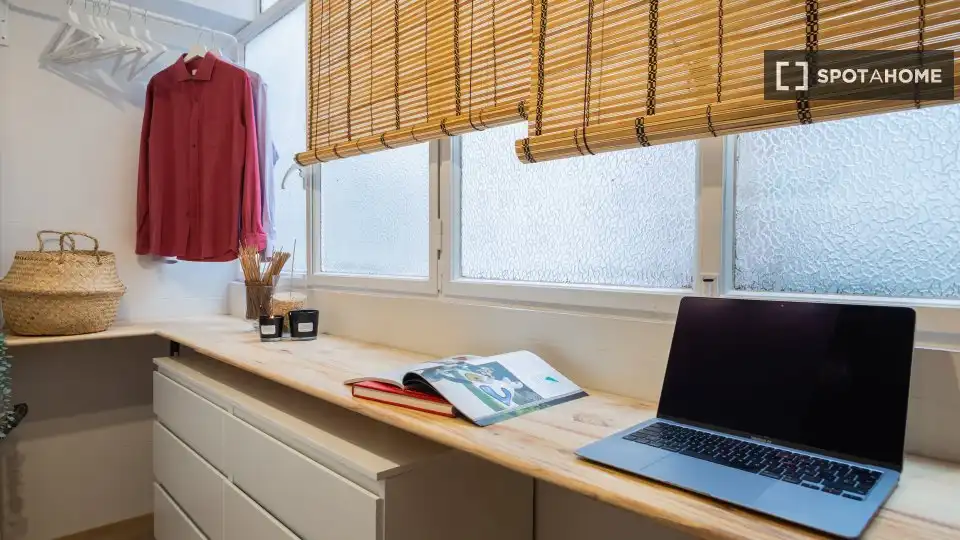 Schlafzimmer von Wohnung zur Miete in Barcelona mit Klimaanlage, Heizung und Möbliert